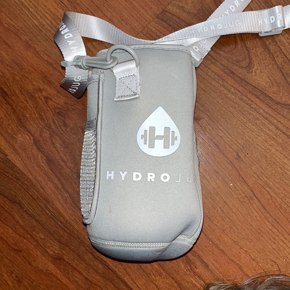A HydroJug Sleeve (Gray)